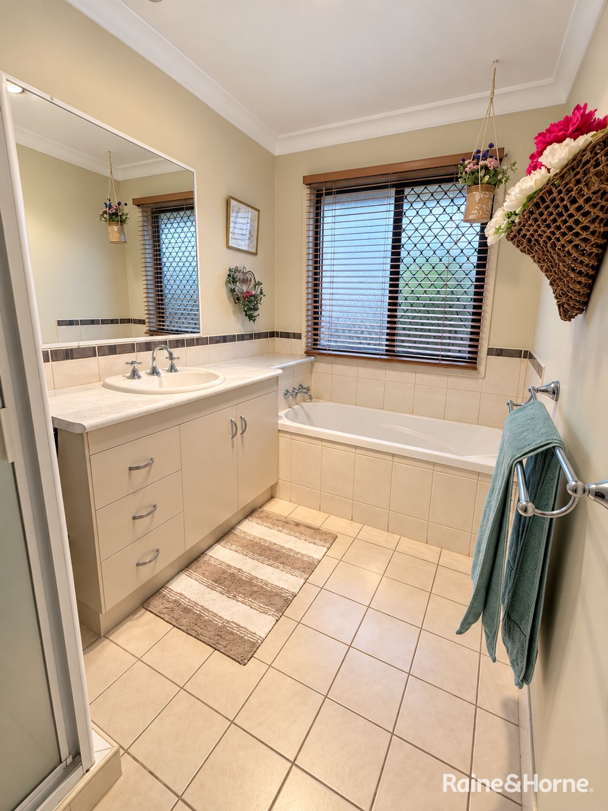 48 Sonaree Drive — photo 15 of 26