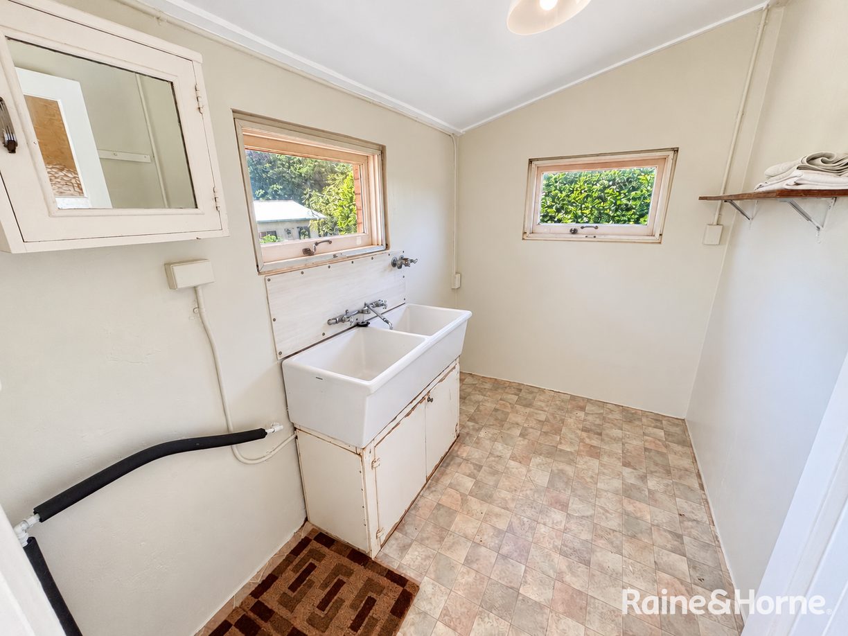 24 Norman Street — photo 21 of 23
