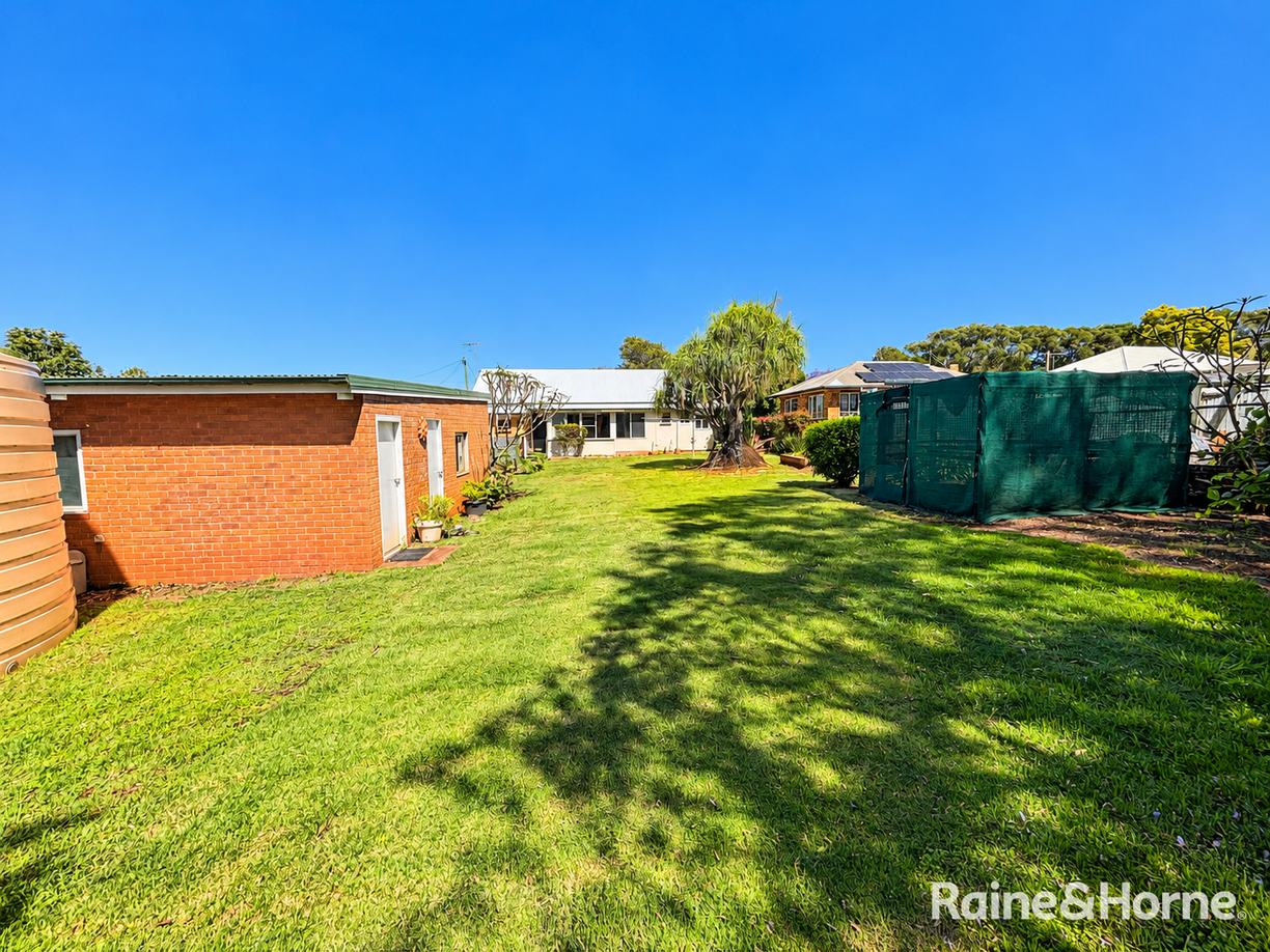 24 Norman Street — photo 17 of 23