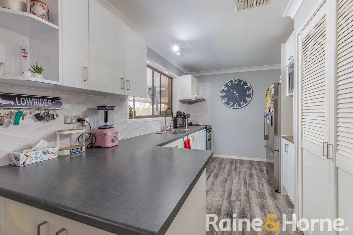 4L Ascot Park Road — photo 3 of 15