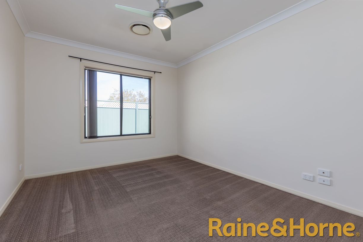 383 Macquarie Street — photo 10 of 20
