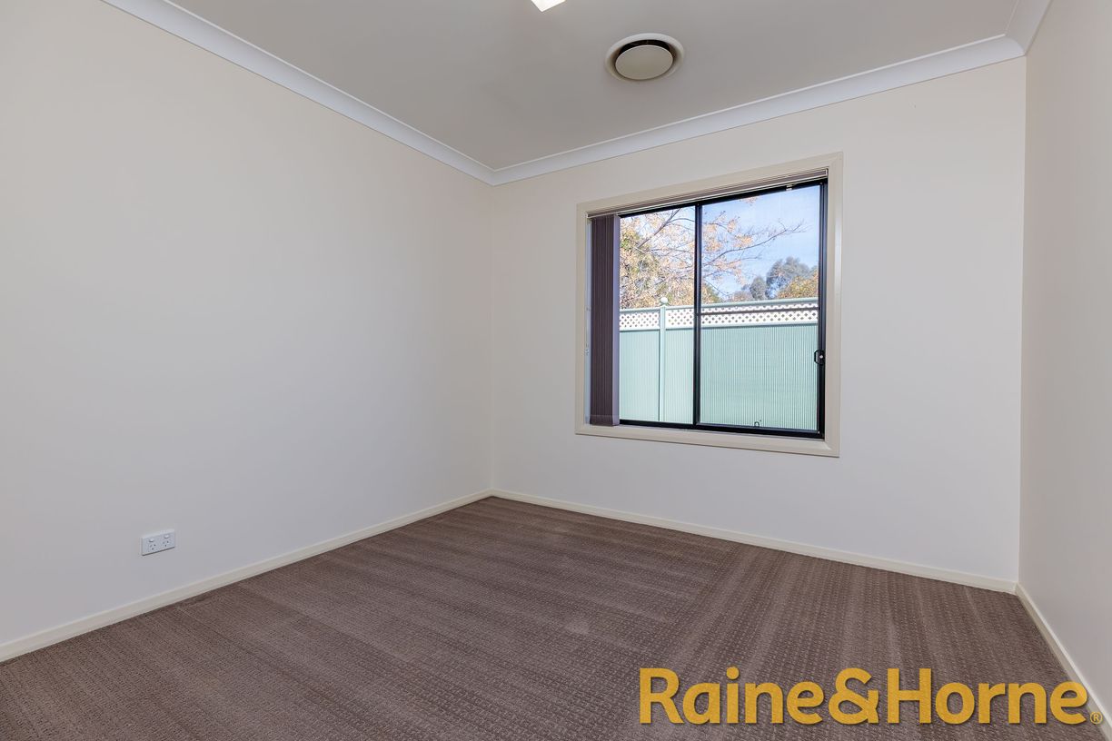 383 Macquarie Street — photo 8 of 20