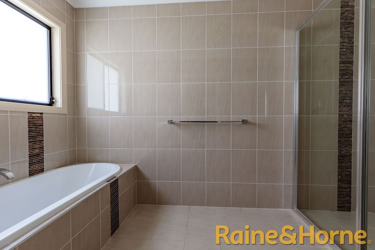 383 Macquarie Street — photo 13 of 20