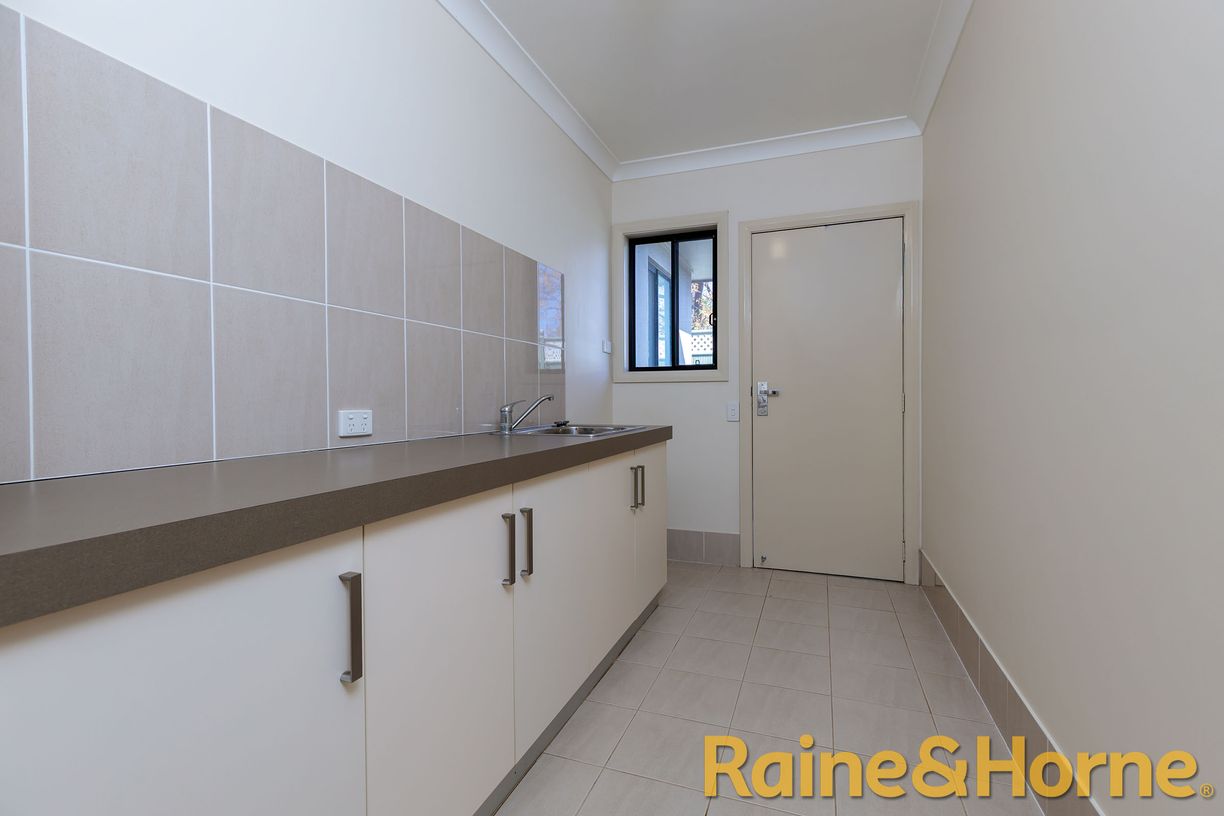 383 Macquarie Street — photo 14 of 20