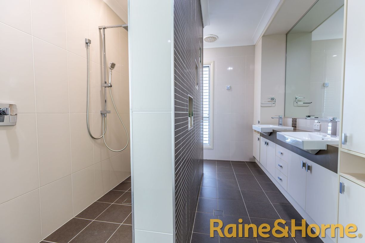 383 Macquarie Street — photo 7 of 20