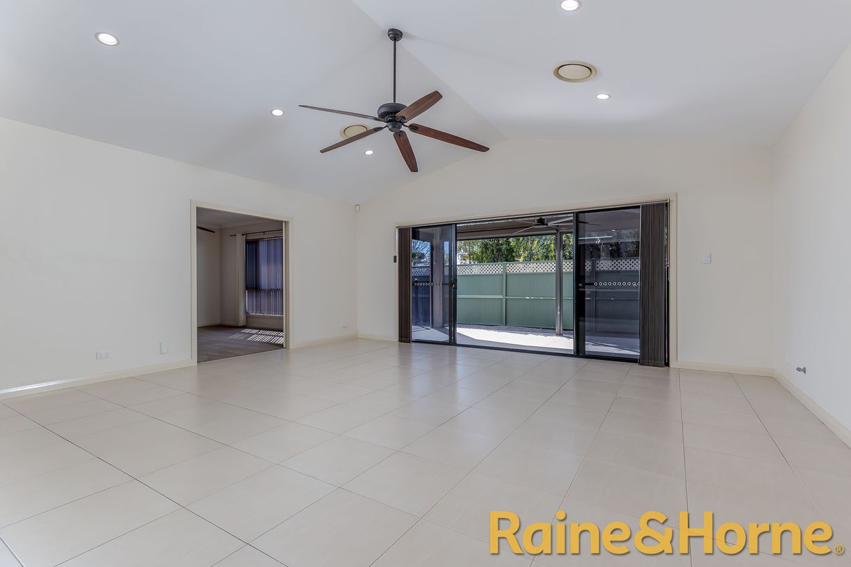 383 Macquarie Street — photo 3 of 20