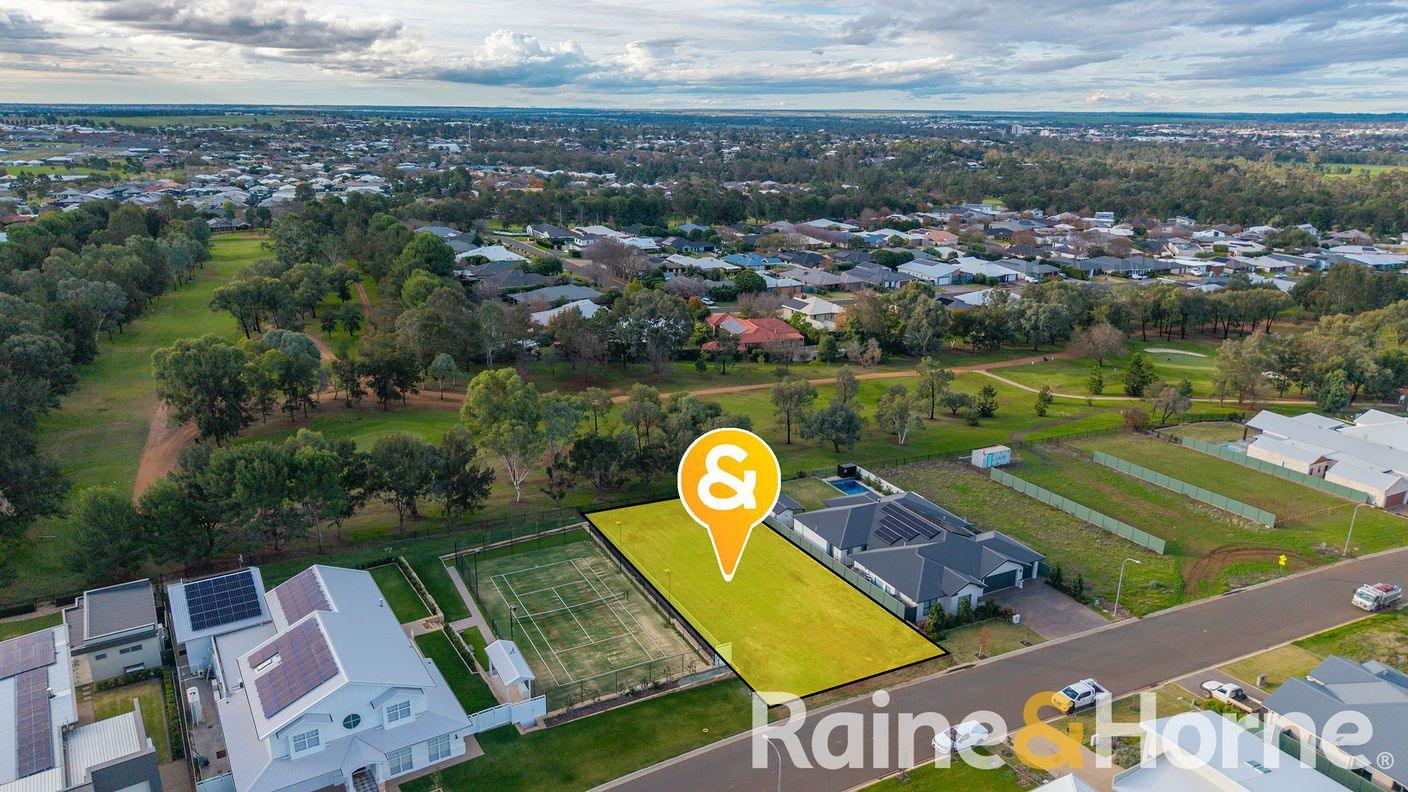 28 Sunningdale Close — photo 3 of 5