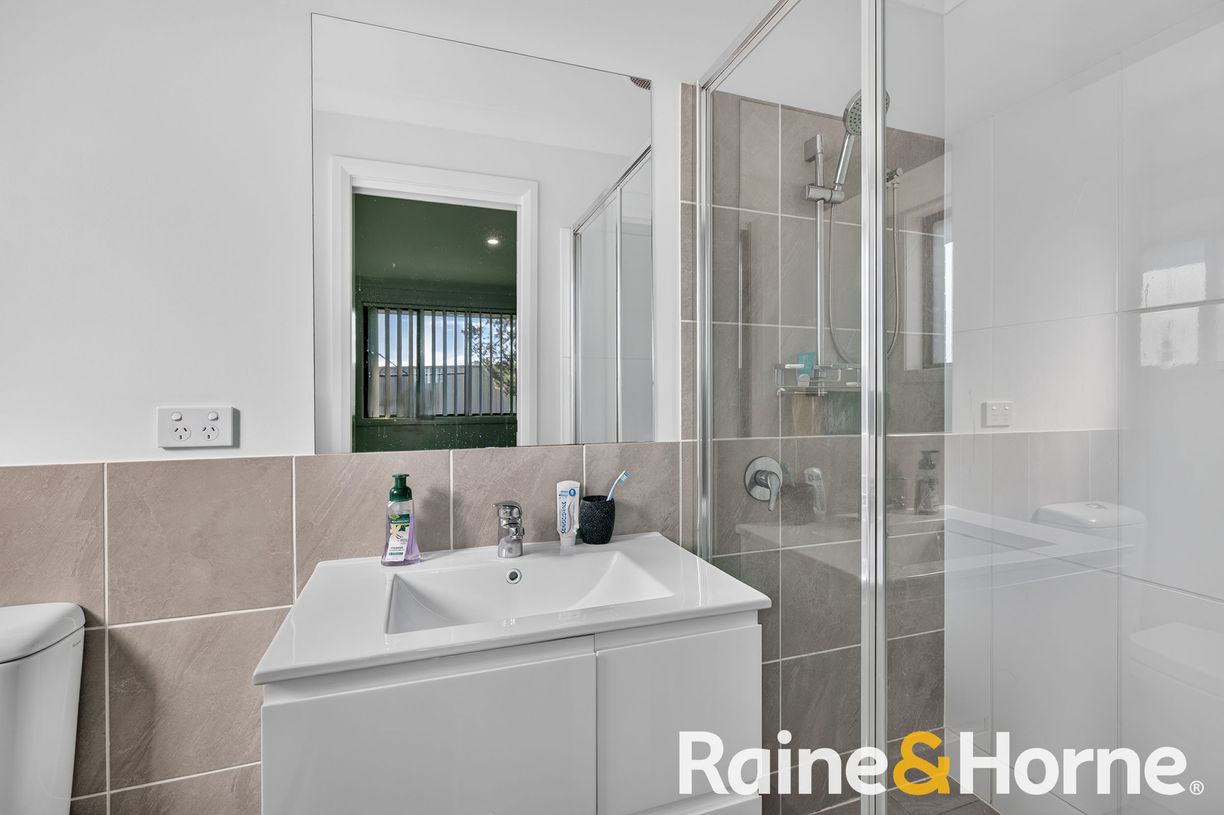 18B Apsley Crescent — photo 6 of 13