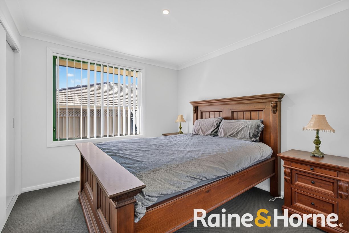 18B Apsley Crescent — photo 5 of 13