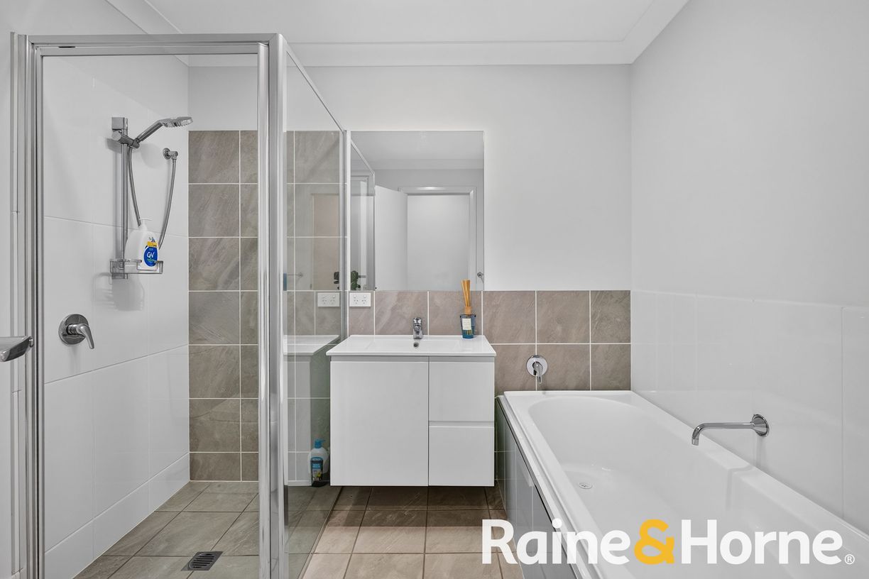 18B Apsley Crescent — photo 9 of 13