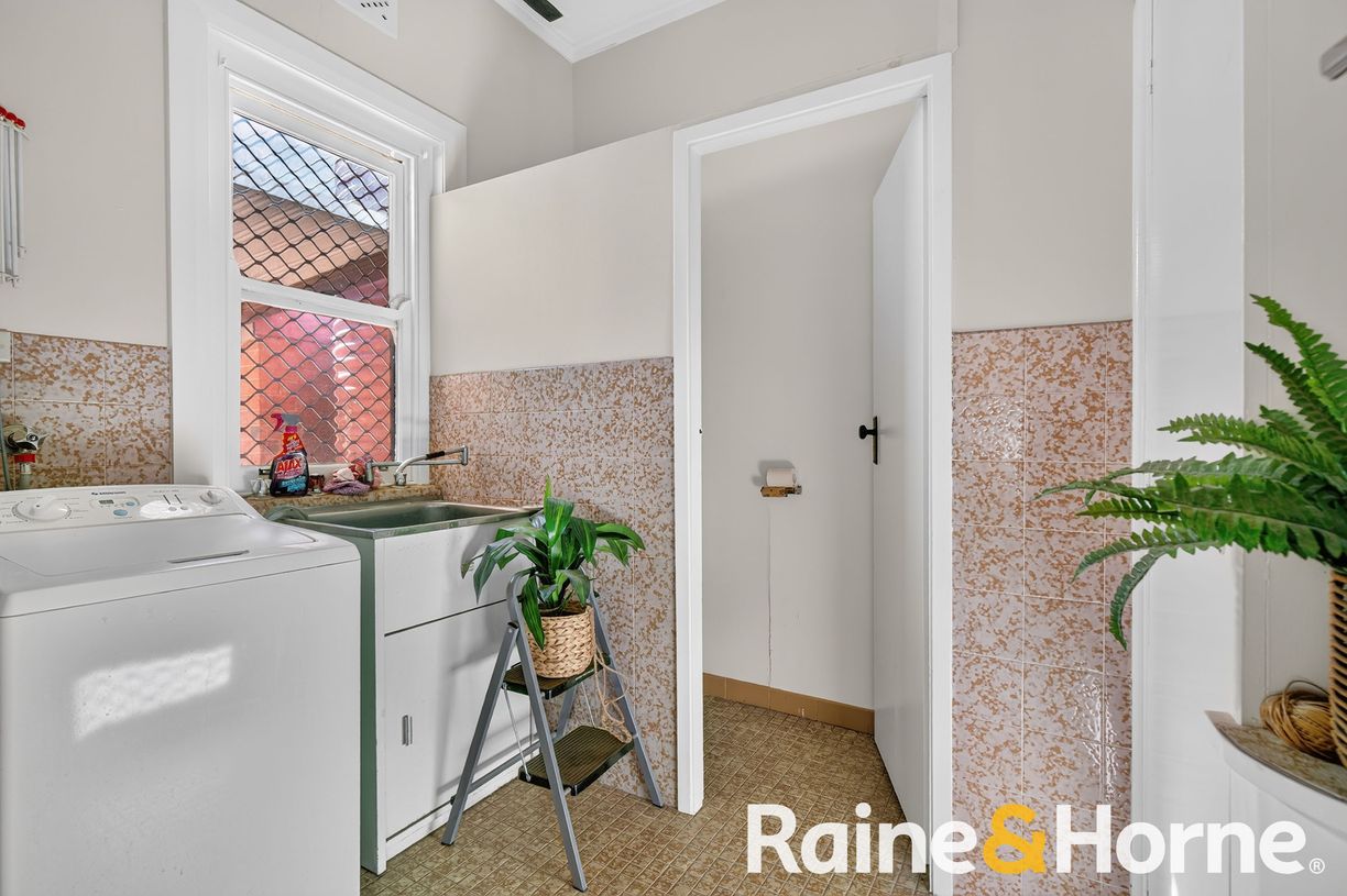 78 Cobra Street — photo 10 of 12