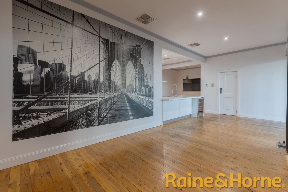166 Cobra Street — photo 7 of 16
