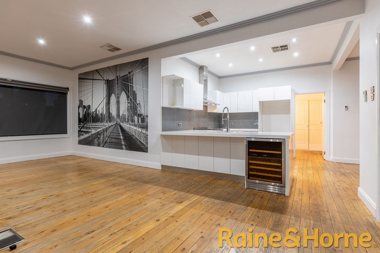 166 Cobra Street — photo 4 of 16