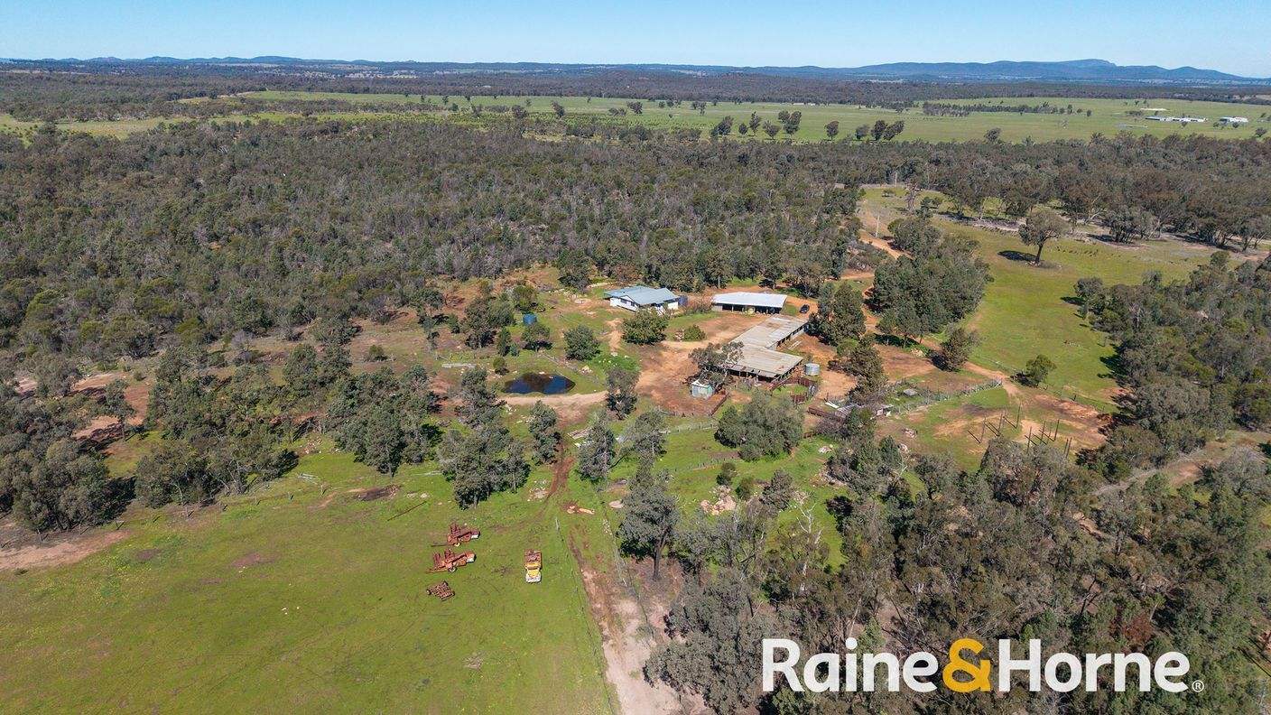 8105 Newell Highway — photo from Raine & Horne Dubbo