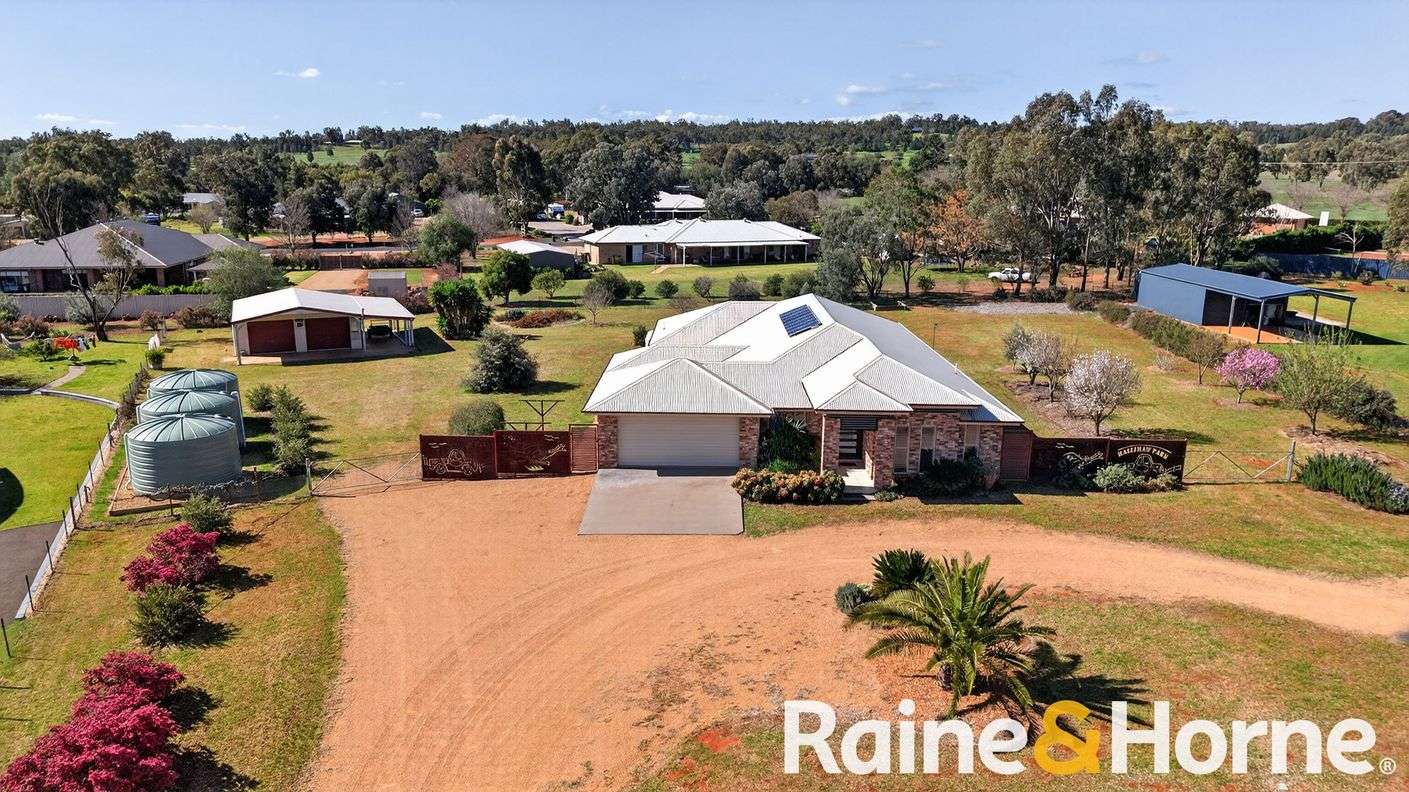 7 John Roach Close — photo from Raine & Horne Dubbo