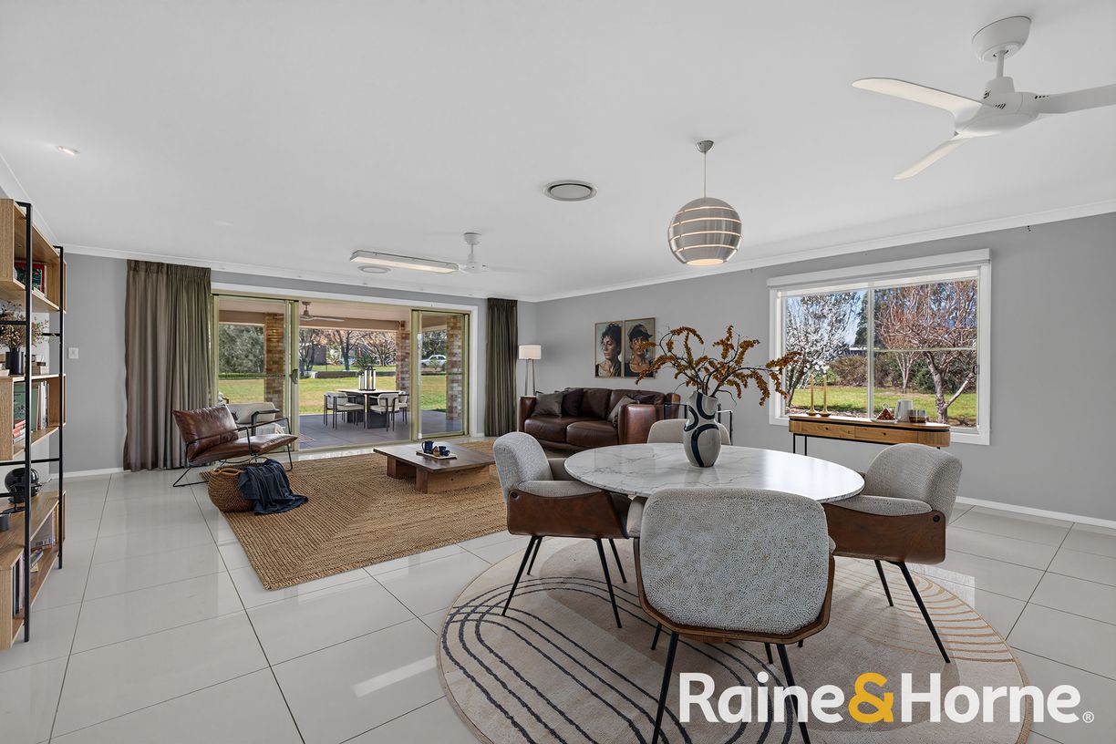 7 John Roach Close — photo 2 of 19
