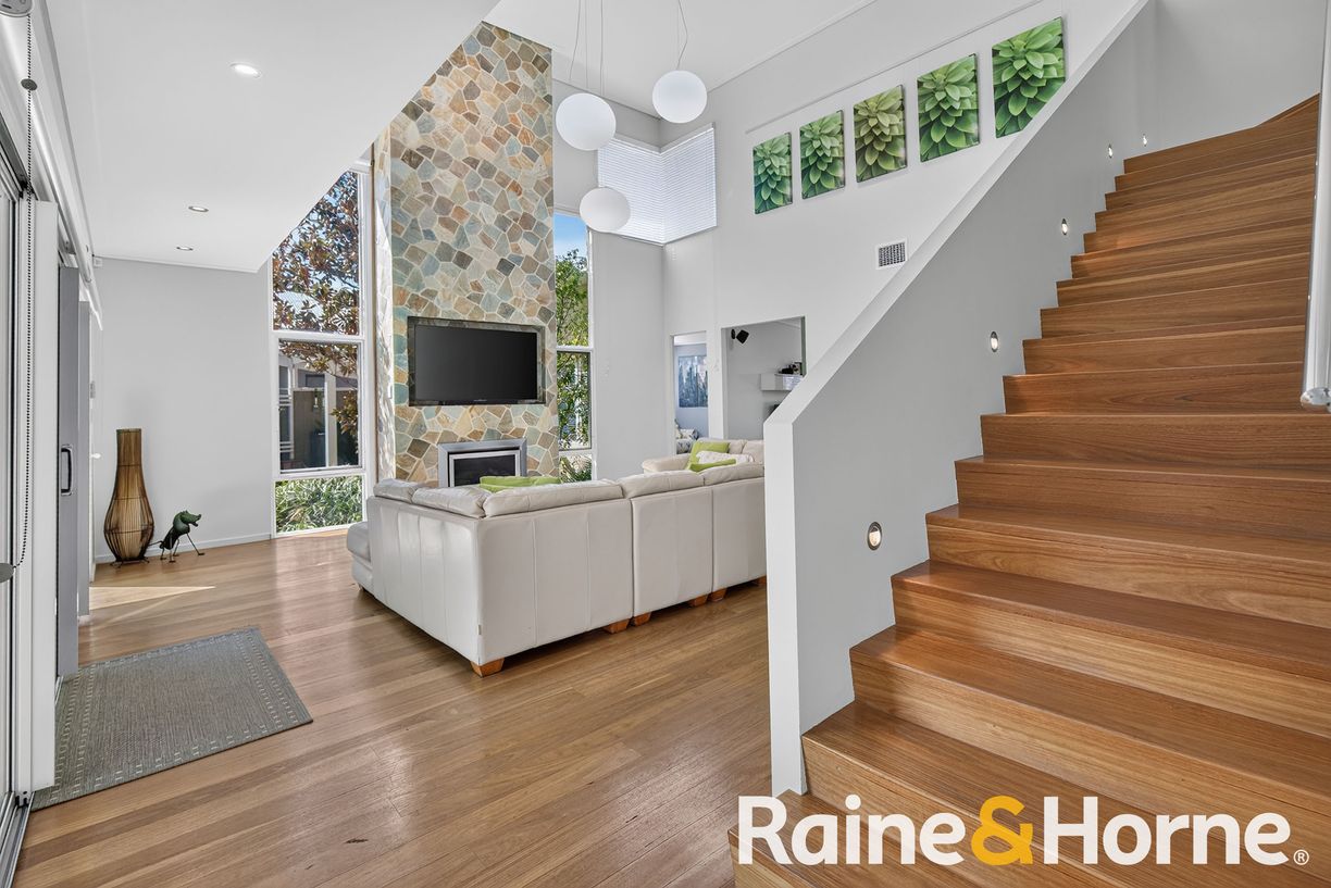38 Regand Park Boulevard — photo 3 of 23