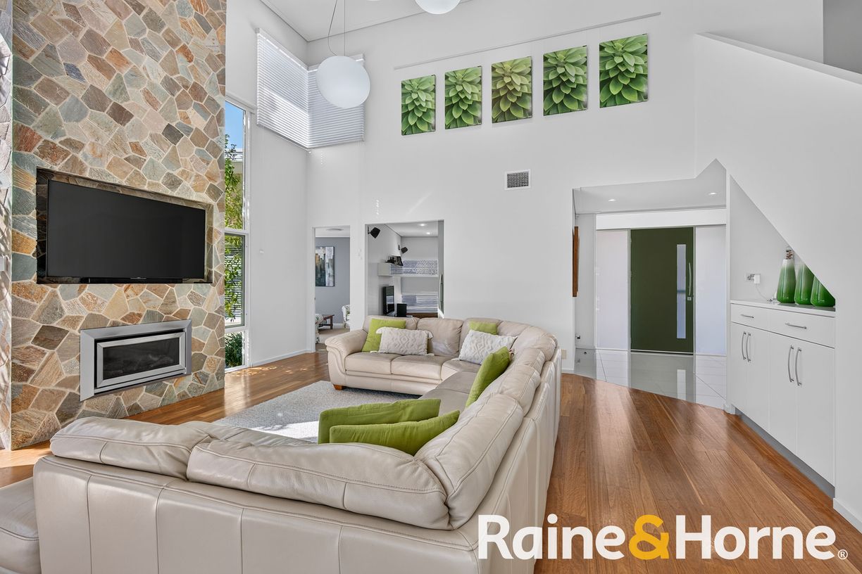 38 Regand Park Boulevard — photo 4 of 23
