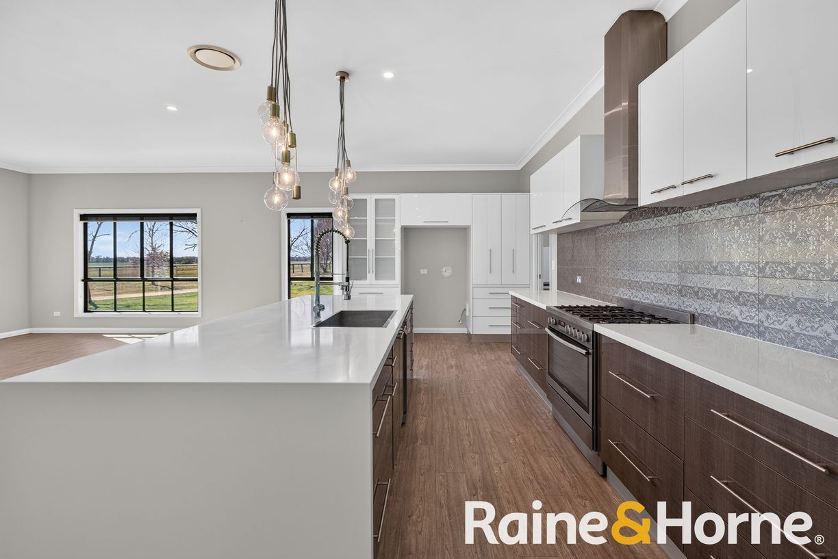 329 Lincoln Lane — photo 5 of 30