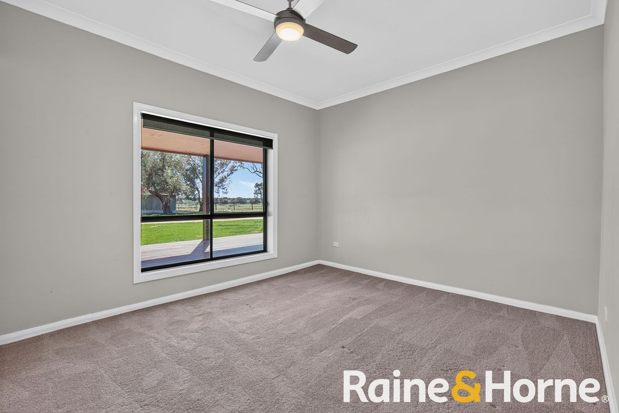 329 Lincoln Lane — photo 12 of 30