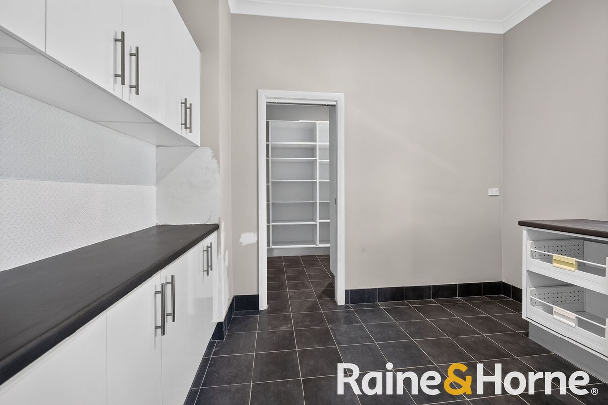 329 Lincoln Lane — photo 15 of 30
