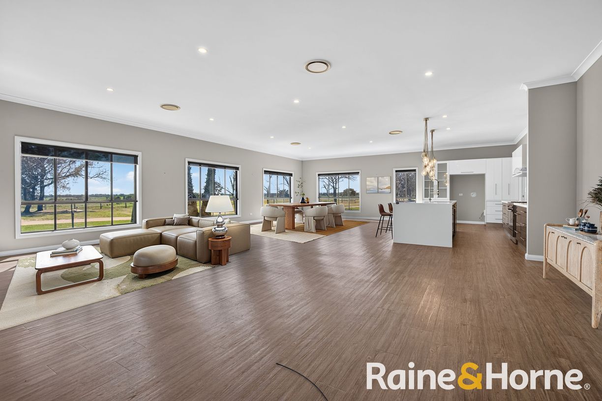 329 Lincoln Lane — photo 4 of 30