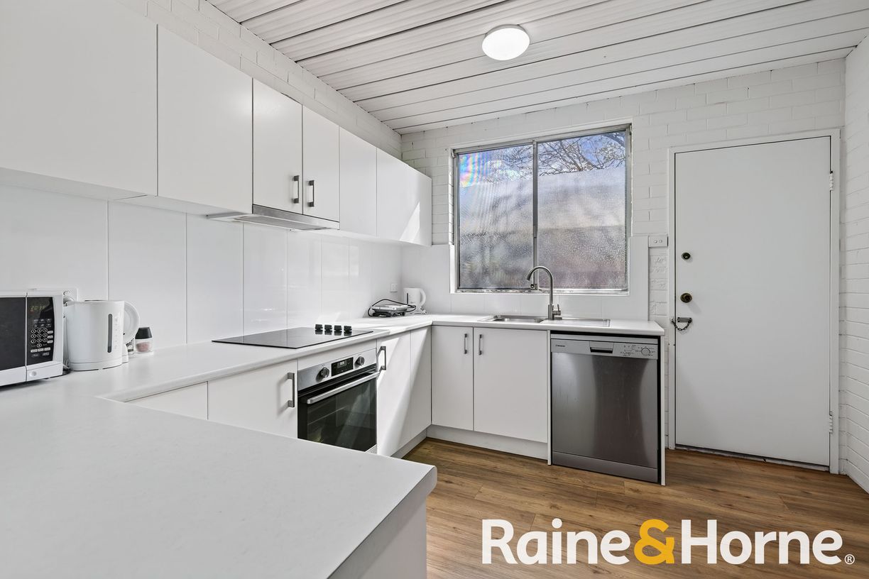 3/4-6 Goode Street — photo from Raine & Horne Dubbo