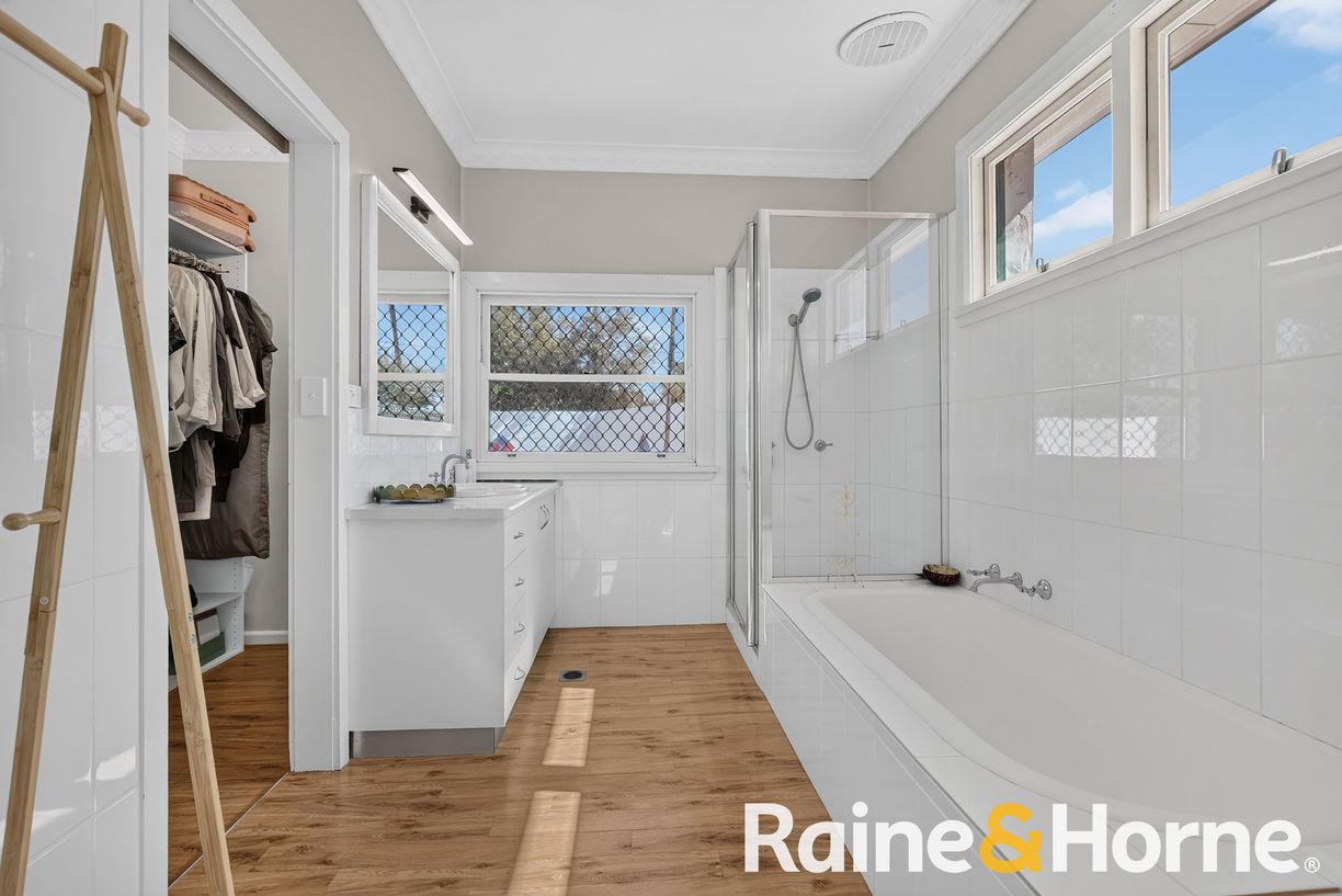 50 Stonehaven Avenue — photo 6 of 25