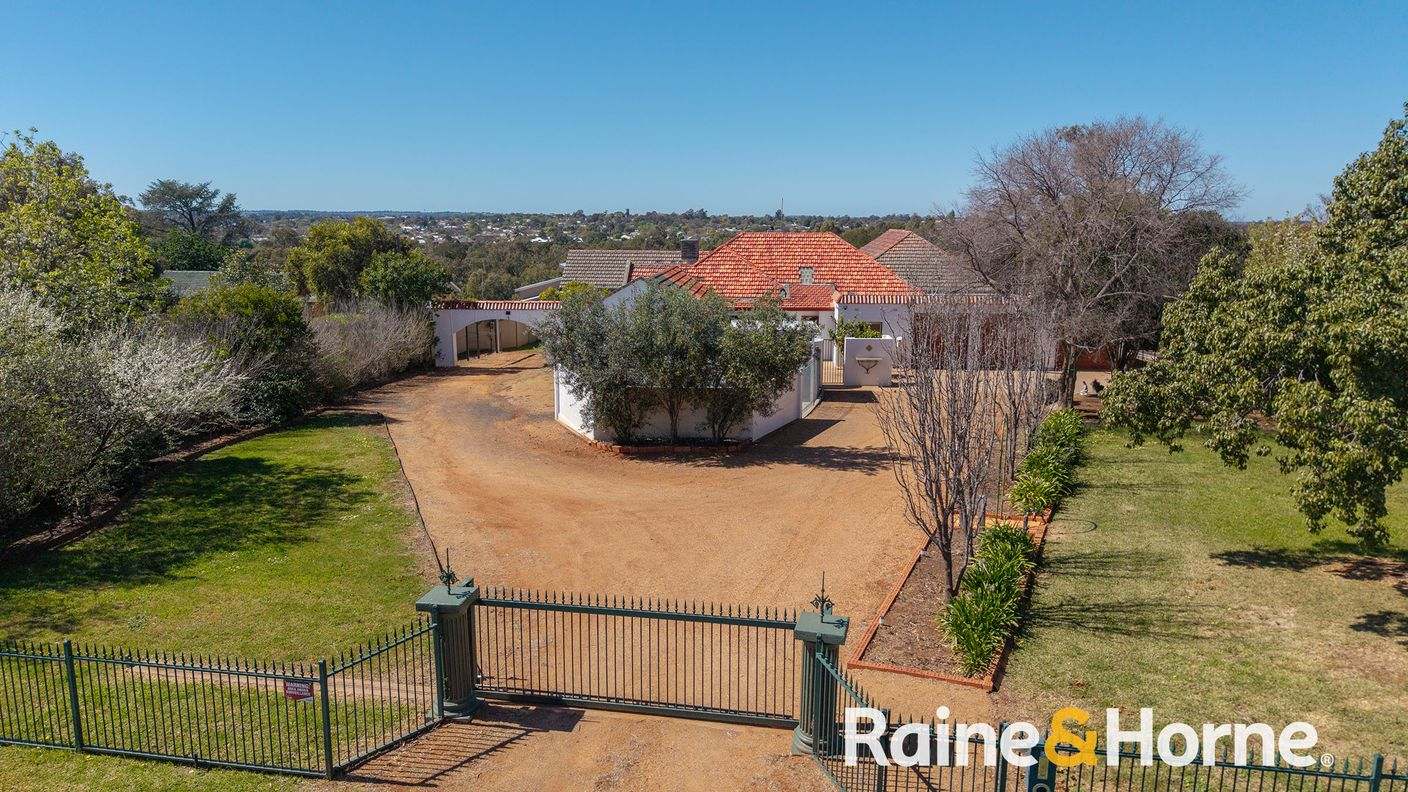 50 Stonehaven Avenue — photo from Raine & Horne Dubbo