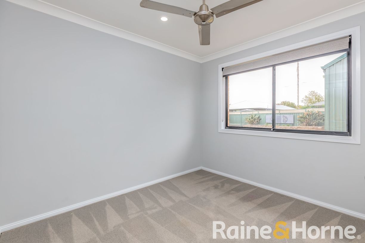 49 Minore Road — photo 8 of 13
