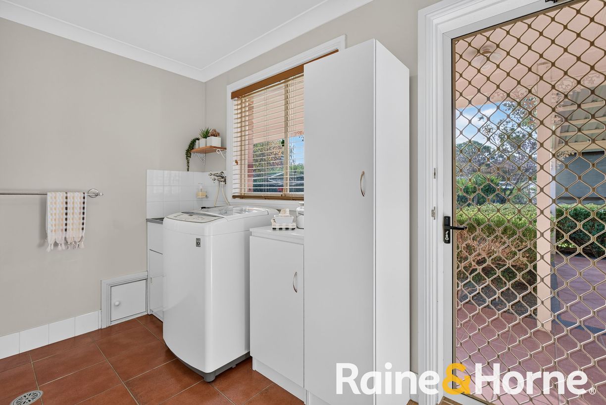 328 Myall Street — photo 13 of 20