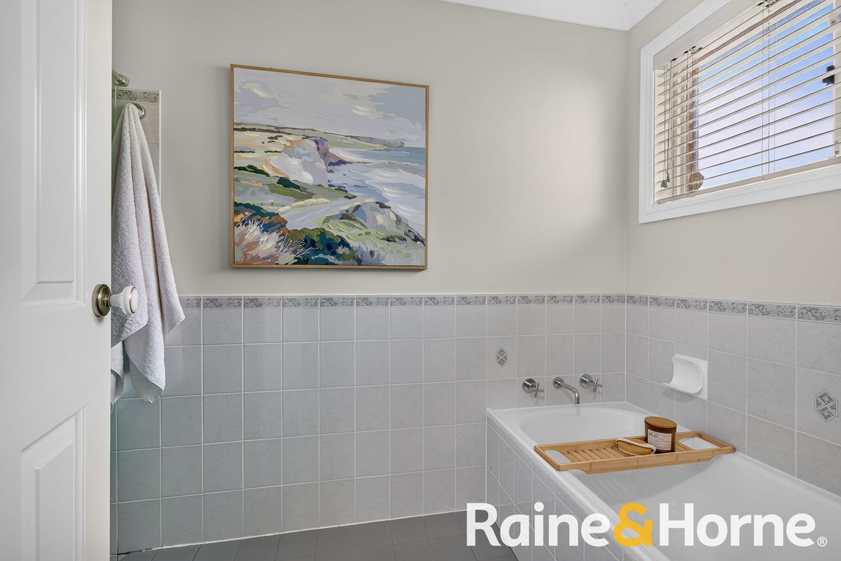 328 Myall Street — photo 11 of 20