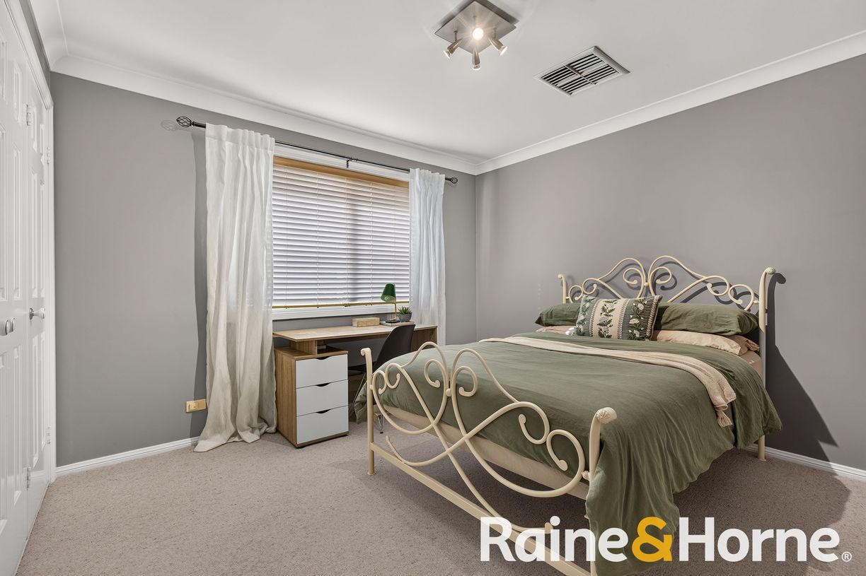 328 Myall Street — photo 9 of 20
