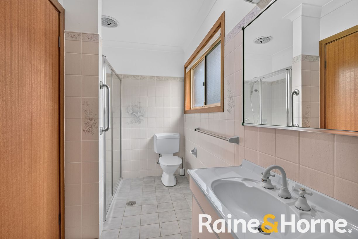 12 Colony Crescent — photo 8 of 22