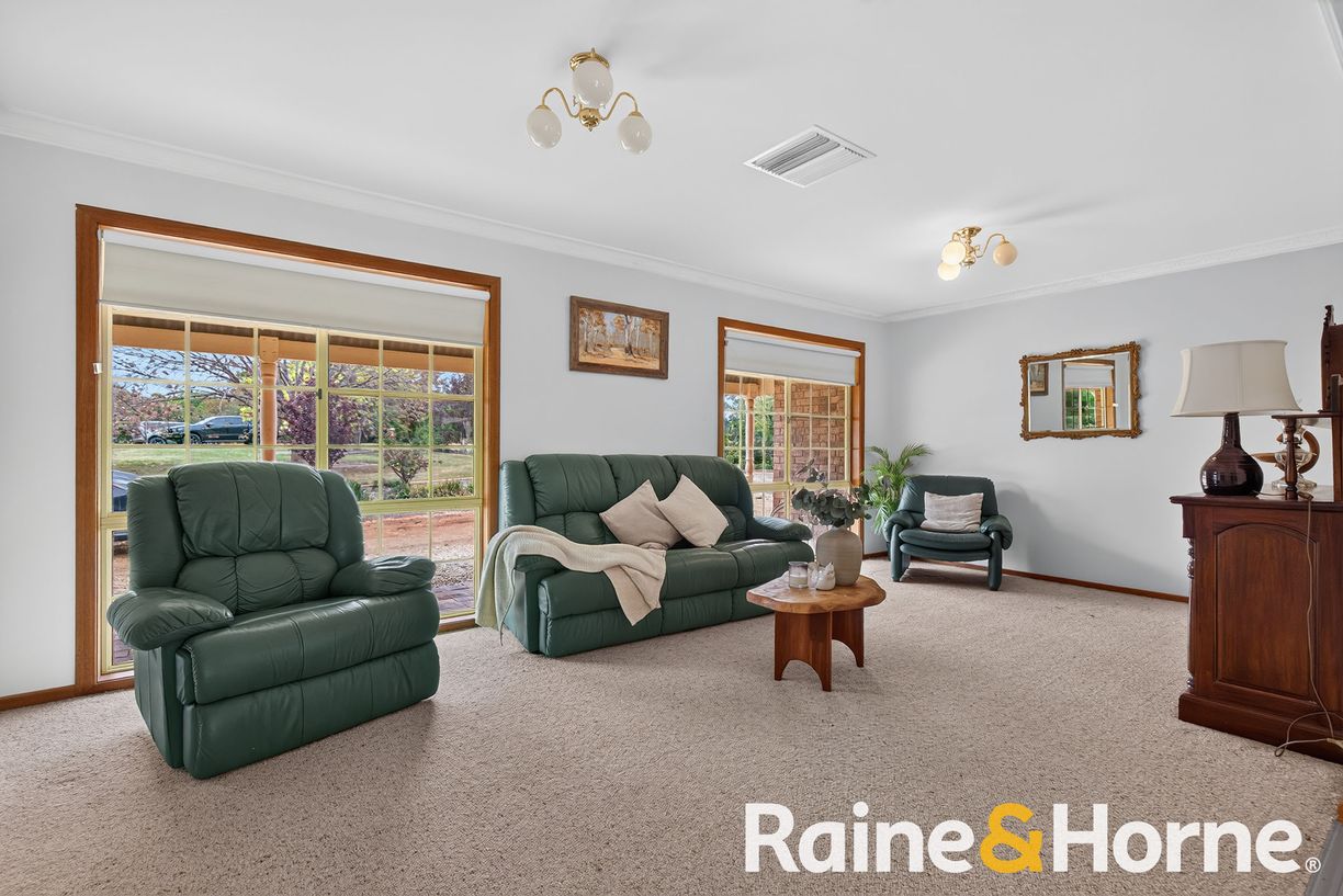 12 Colony Crescent — photo 4 of 22
