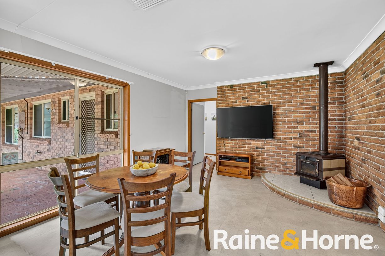 12 Colony Crescent — photo 6 of 22
