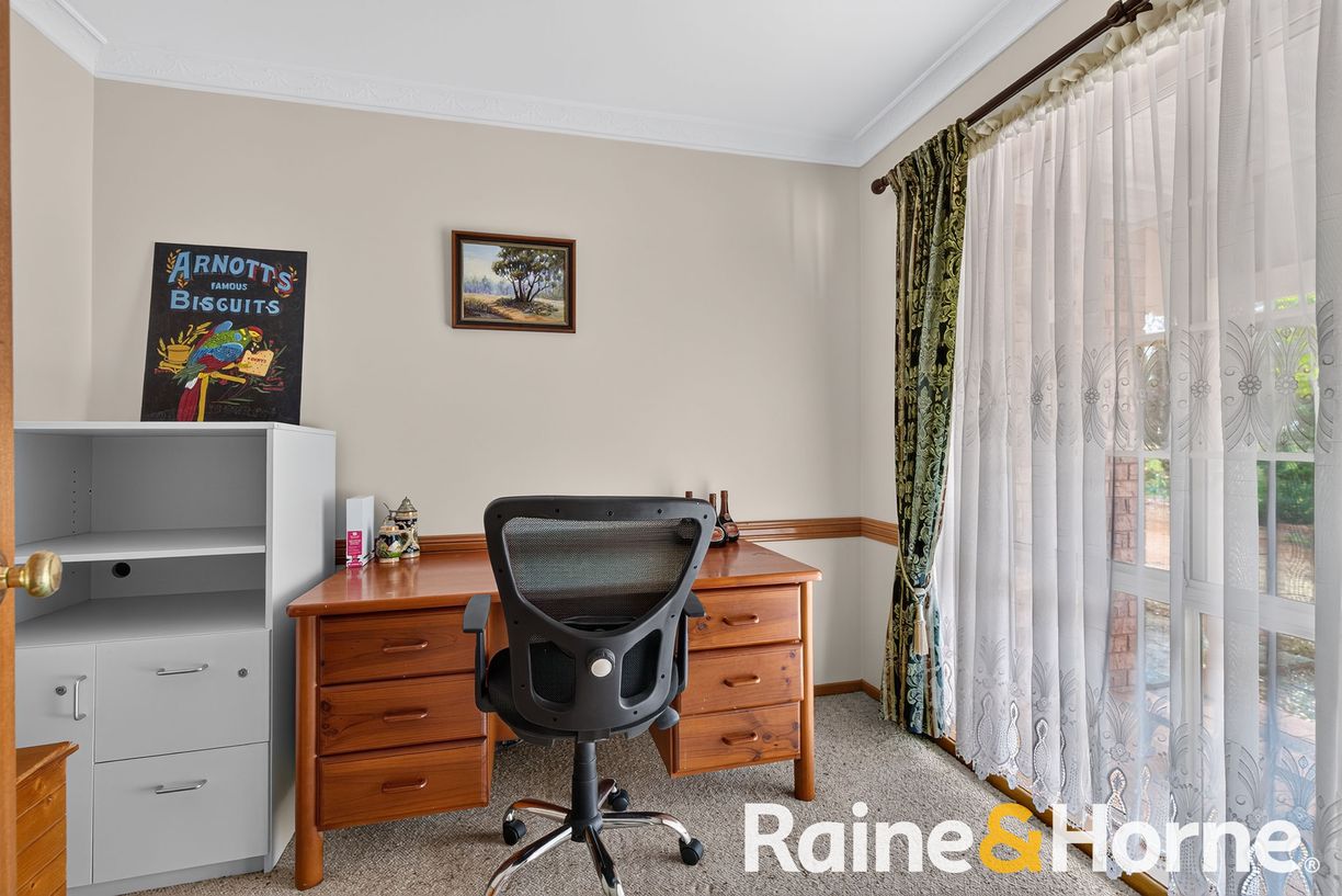 12 Colony Crescent — photo 12 of 22