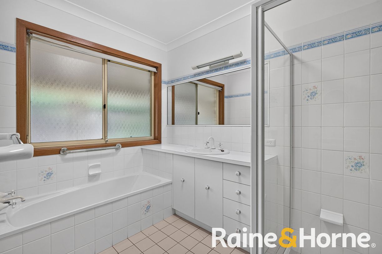 12 Colony Crescent — photo 14 of 22
