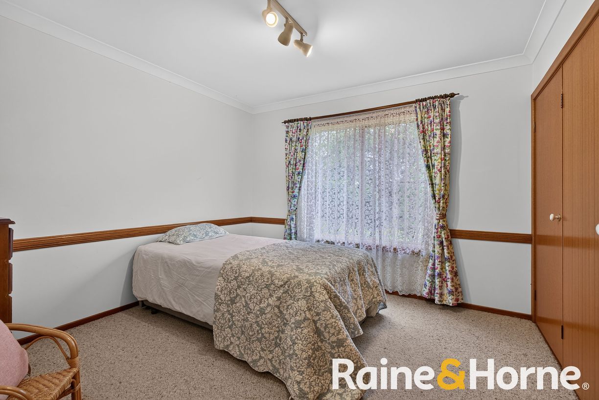 12 Colony Crescent — photo 11 of 22