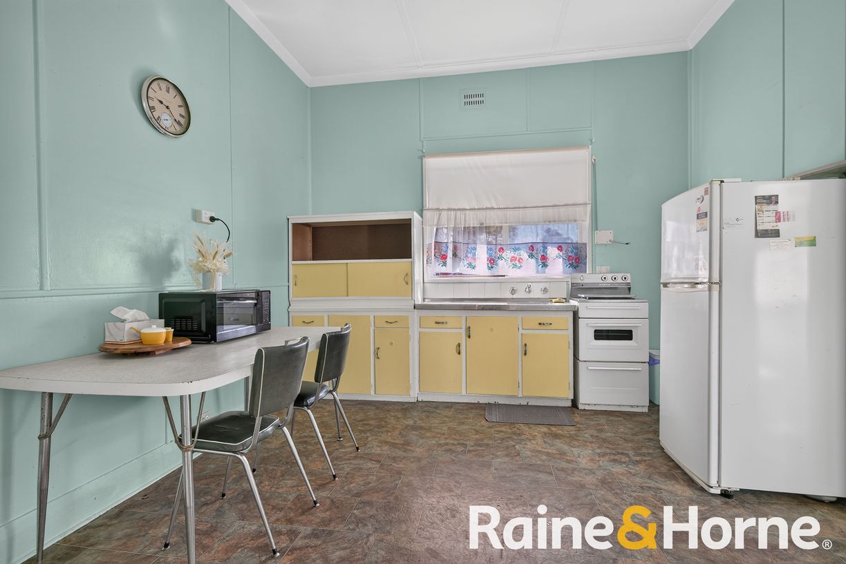 370 Fitzroy Street — photo 2 of 9