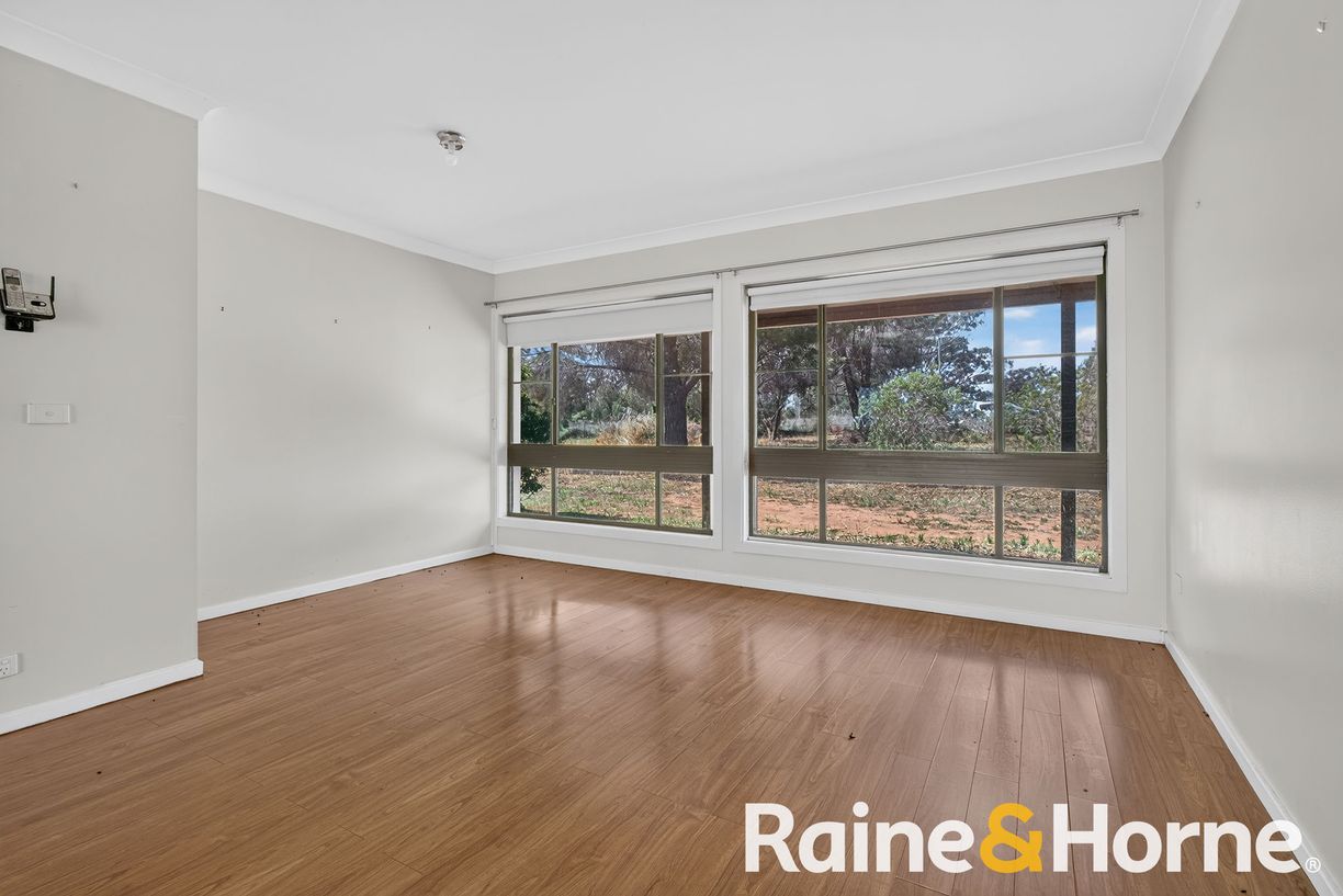 4617 Newell Highway — photo 5 of 15