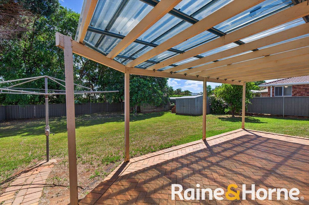 25 Twickenham Drive — photo 10 of 10