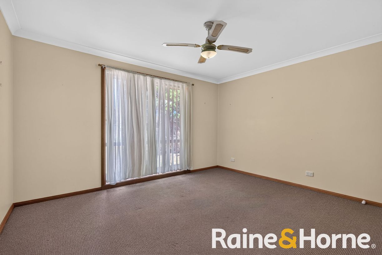 25 Twickenham Drive — photo 5 of 10