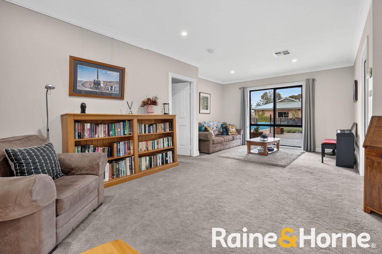 23 Charmere Place — photo 7 of 22