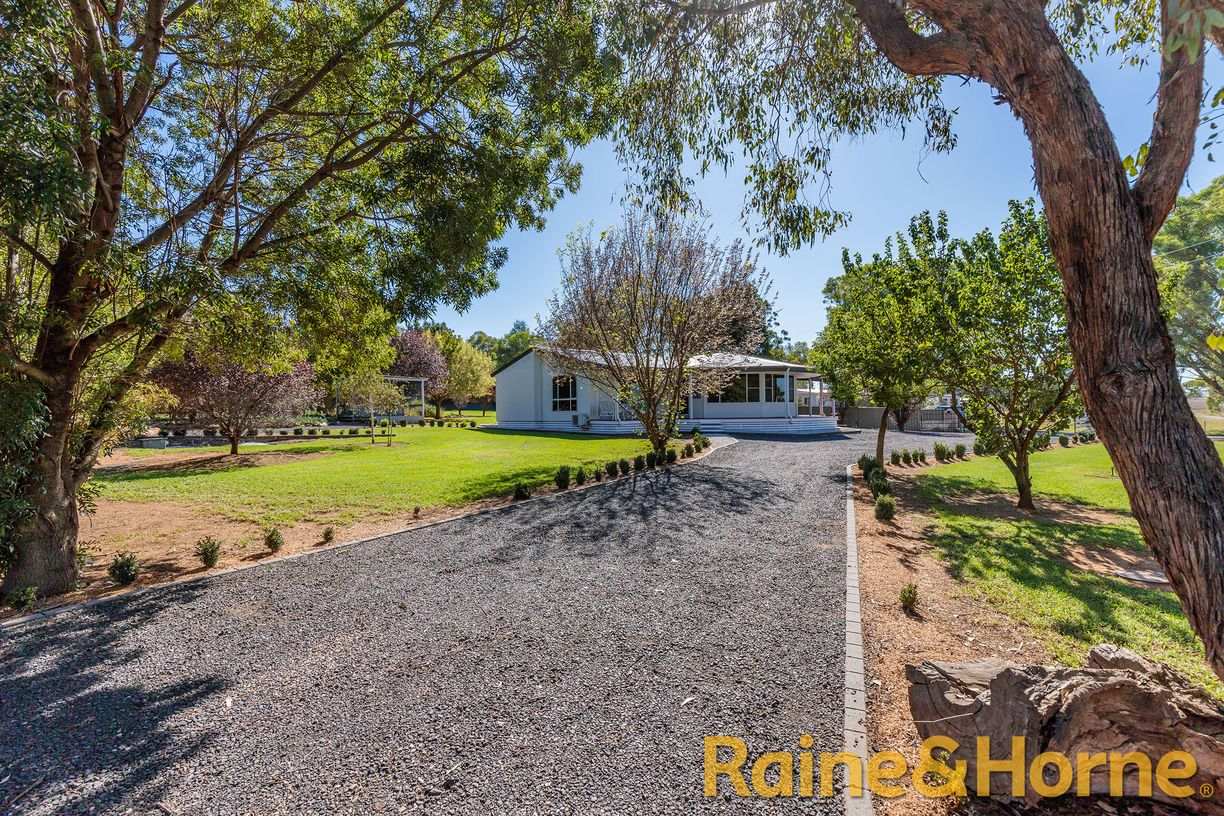 30 Avon Road, Yeoval, NSW 2868 Raine & Horne Dubbo