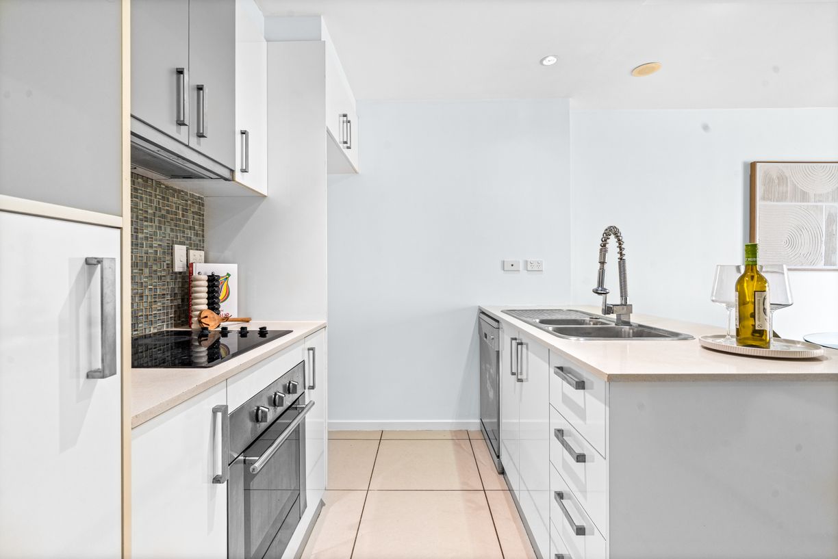 24/108 Mitchell Street — photo 8 of 23
