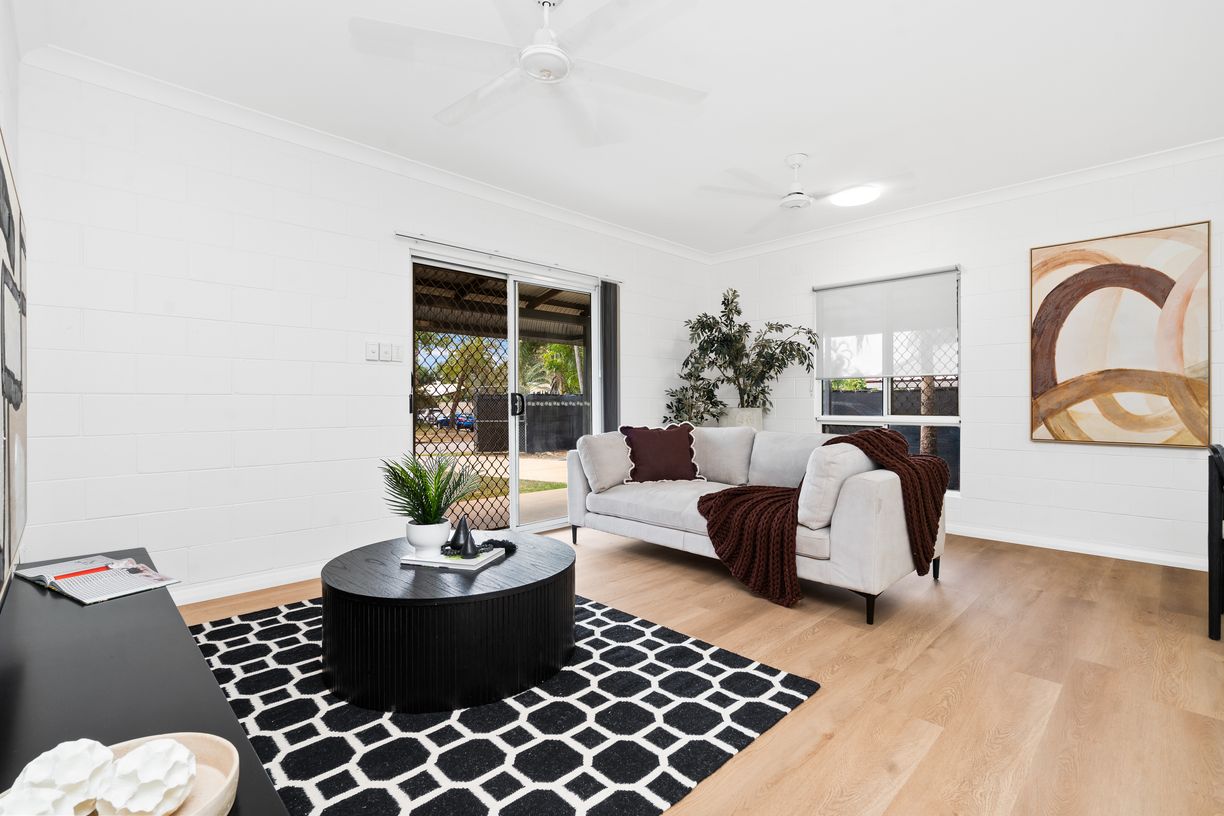 9 Aunger Crescent — photo 2 of 18