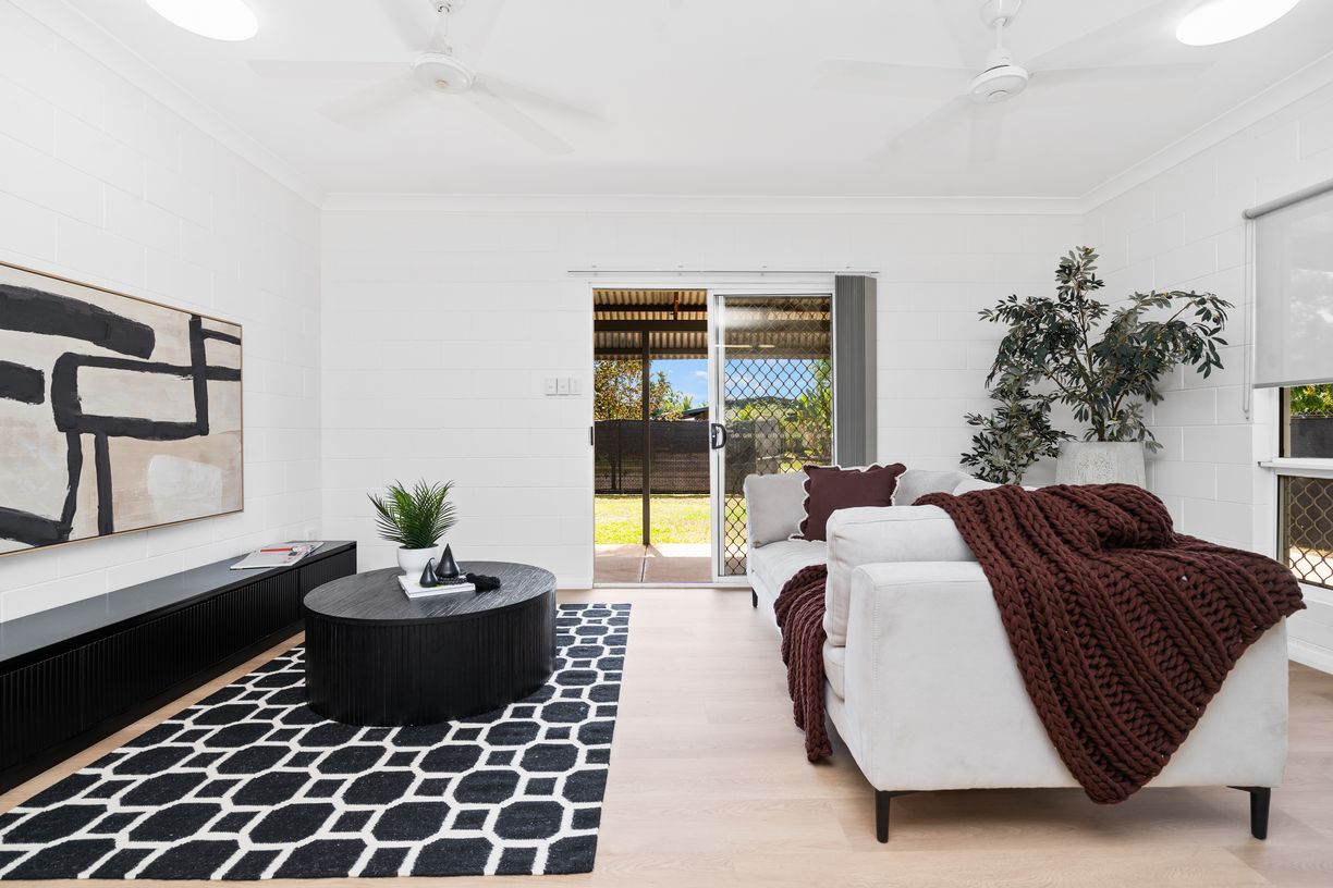 9 Aunger Crescent — photo 3 of 18
