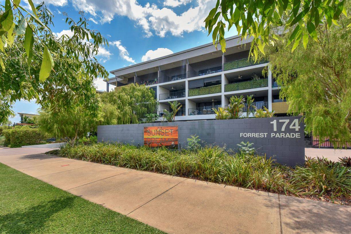 2D/174 Forrest Parade — photo from Raine & Horne Darwin