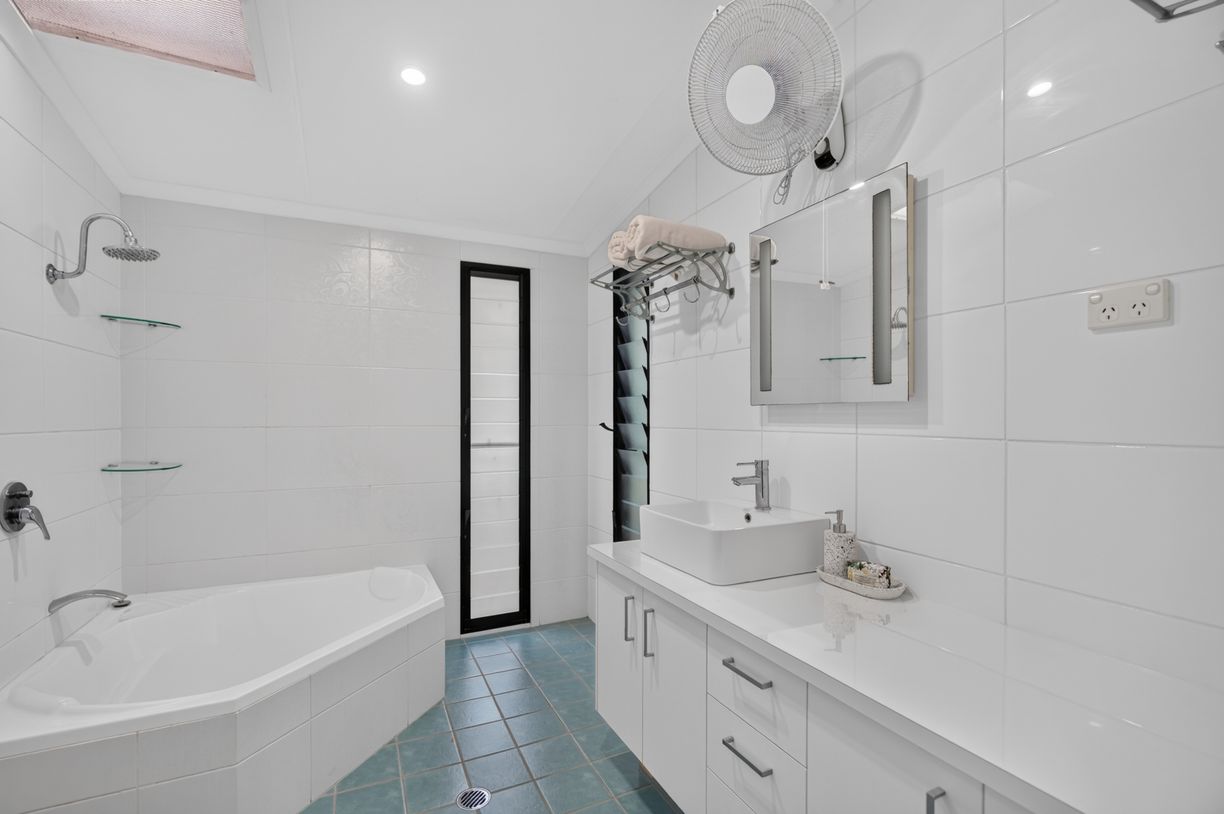 138 Leanyer Drive — photo 12 of 30